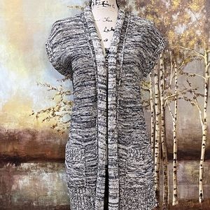 EUC EDDY BAUER Heavy Knit Cardigan with Exceptional Front Detailing